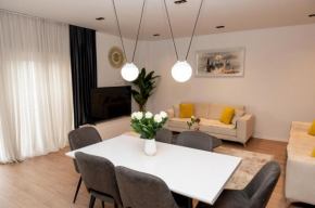 Luxury Lakeview Apartment in Pogradec